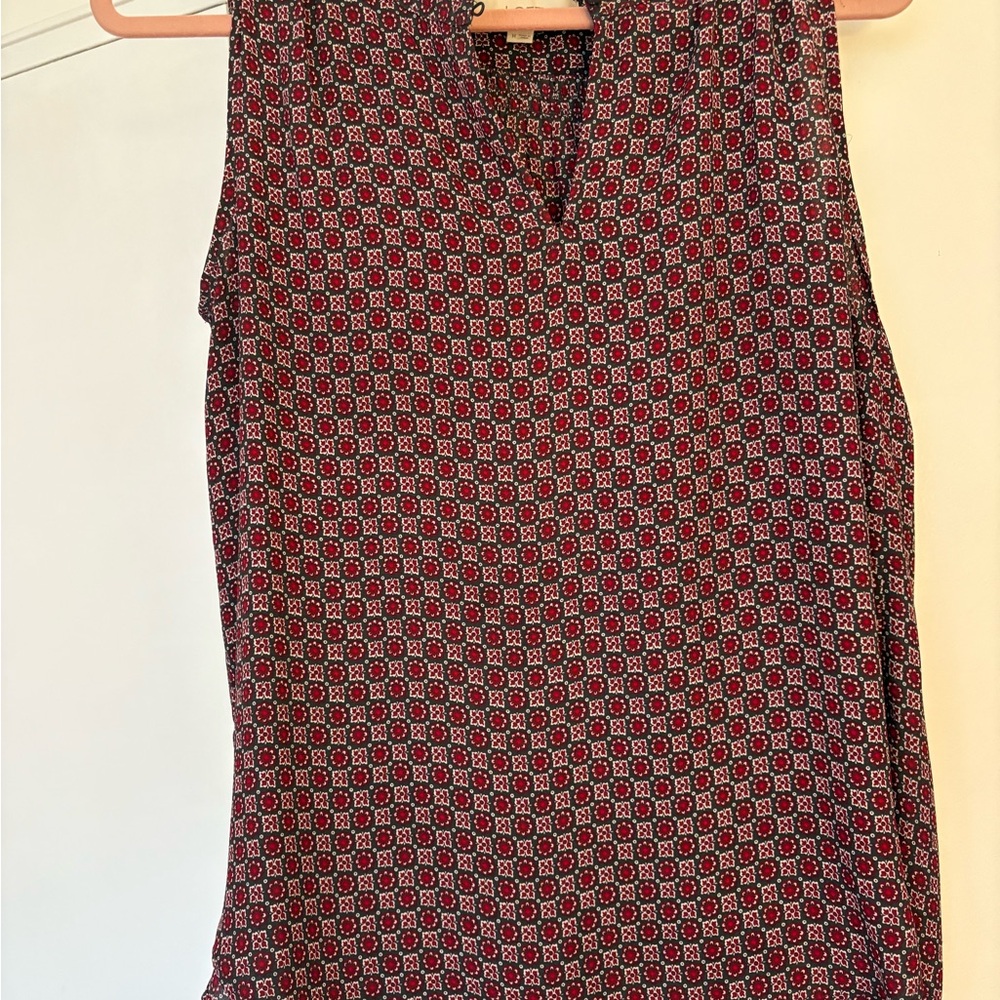 LOFT Geo Pleated Sleeveless Top